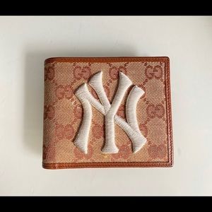 GUCCI NY WALLET (YANKEES)
